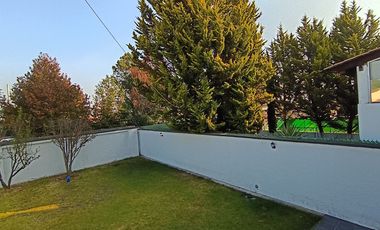 Casa en Renta en Fracc. Tulipanes II, Calimaya, Cerca El Mesón, Enorme Jardín