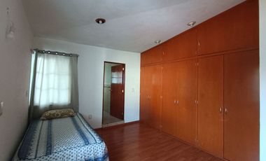 Casa en Renta en Fracc. Tulipanes II, Calimaya, Cerca El Mesón, Enorme Jardín