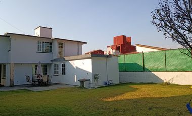 Casa en Renta en Fracc. Tulipanes II, Calimaya, Cerca El Mesón, Enorme Jardín