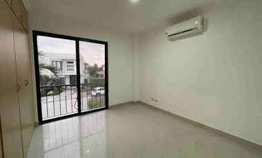 Venta de hermosa Casa en Urb. Estancias del Río- Samborondon.