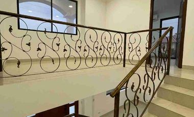 Venta de hermosa Casa en Urb. Estancias del Río- Samborondon.