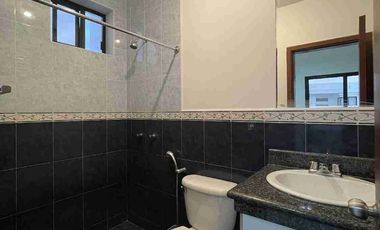 Venta de hermosa Casa en Urb. Estancias del Río- Samborondon.