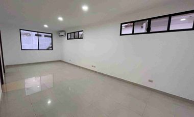 Venta de hermosa Casa en Urb. Estancias del Río- Samborondon.
