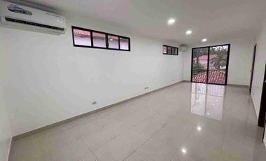 Venta de hermosa Casa en Urb. Estancias del Río- Samborondon.