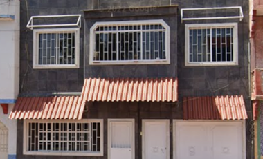 CASA EN REMATE INMOBILIARIO, PLOMEROS, COL. MICHOACANA, VENUSTIANO CARRANZA, CDMX,