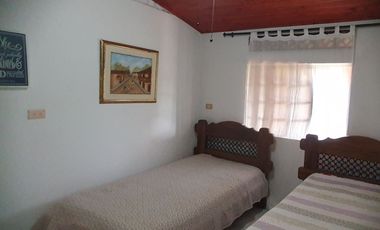 SE VENDE FINCA EN COMBIA,DOS  CASAS