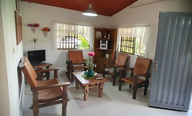 SE VENDE FINCA EN COMBIA,DOS  CASAS