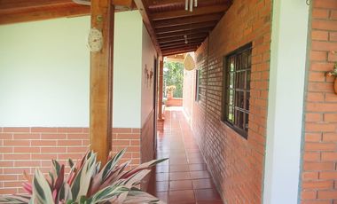 SE VENDE FINCA EN COMBIA,DOS  CASAS