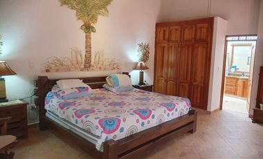 SE VENDE FINCA EN COMBIA,DOS  CASAS