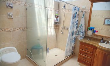 SE VENDE FINCA EN COMBIA,DOS  CASAS