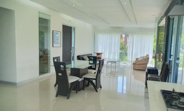 SE VENDE FINCA EN COMBIA,DOS  CASAS