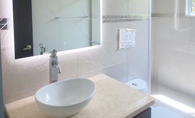 SE VENDE FINCA EN COMBIA,DOS  CASAS