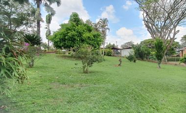 SE VENDE FINCA EN COMBIA,DOS  CASAS