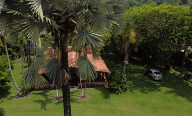 SE VENDE FINCA EN COMBIA,DOS  CASAS