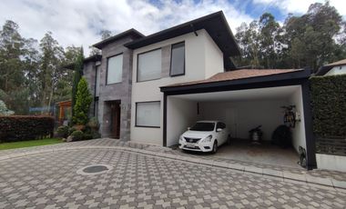 Casa en Venta Cumbayá San Patricio 5 Dormitorios