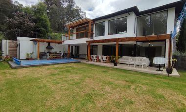 Casa en Venta Cumbayá San Patricio 5 Dormitorios