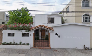 VENTA DE CASA EN CALLE PIRANDELO COL SENDERO SAN JERONIMO MONTERREY