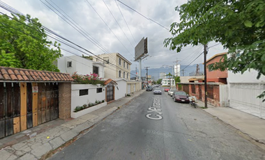 VENTA DE CASA EN CALLE PIRANDELO COL SENDERO SAN JERONIMO MONTERREY