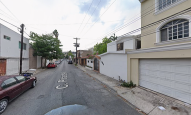 VENTA DE CASA EN CALLE PIRANDELO COL SENDERO SAN JERONIMO MONTERREY