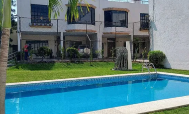 ¡PRECIOSA CASA EN FRACC CON ALBERCA EN MORELOS!