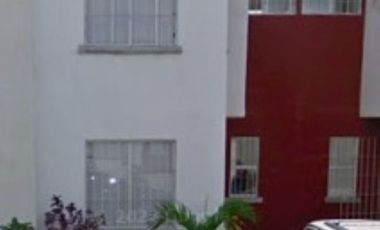 CASA DE DOS NIVELES EN CONDOMINIO, EN VENTA, MUY CERCA DE LA PLAYA