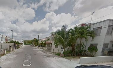 CASA DE DOS NIVELES EN CONDOMINIO, EN VENTA, MUY CERCA DE LA PLAYA