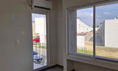 EXCELENTE CASA RENTA FRACC ALBAZUR A ESPALDAS DE GALERÍAS SANTA ANITA