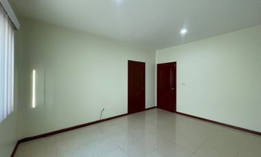 Casa en renta. Fracc. Las Hadas, Zona Country, Villahermosa, Tabasco.