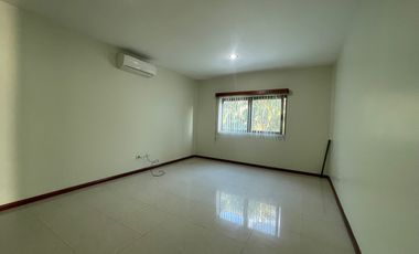Casa en renta. Fracc. Las Hadas, Zona Country, Villahermosa, Tabasco.