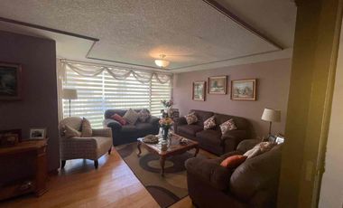 VENDO CASA EN CIRCUITO INGENIEROS  CON VIGILANCIA MUY CÓMODA $10,200,000.00 pesos 00/100 m n informes y citas con Sra. Reynaud al cel 552527----.