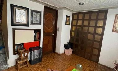 VENDO CASA EN CIRCUITO INGENIEROS  CON VIGILANCIA MUY CÓMODA $10,200,000.00 pesos 00/100 m n informes y citas con Sra. Reynaud al cel 552527----.