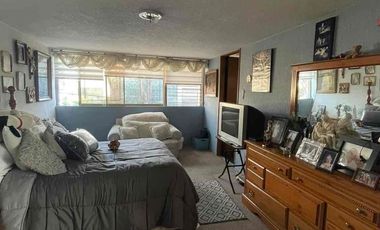 VENDO CASA EN CIRCUITO INGENIEROS  CON VIGILANCIA MUY CÓMODA $10,200,000.00 pesos 00/100 m n informes y citas con Sra. Reynaud al cel 552527----.