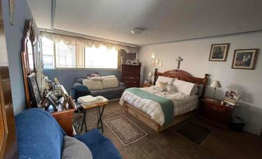 VENDO CASA EN CIRCUITO INGENIEROS  CON VIGILANCIA MUY CÓMODA $10,200,000.00 pesos 00/100 m n informes y citas con Sra. Reynaud al cel 552527----.