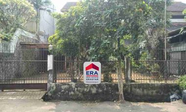 Dijual rumah dengan luas tanah 993 m2 harga murah di Kavling Polri Jagakarsa Jaksel