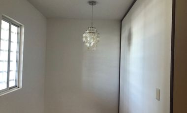 CASA EN RENTA ZONA UNIVERSITARIA