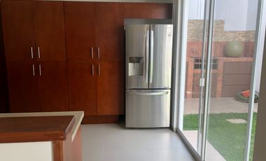 CASA EN RENTA ZONA UNIVERSITARIA