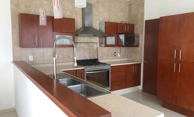 CASA EN RENTA ZONA UNIVERSITARIA