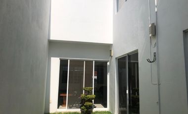 CASA EN RENTA ZONA UNIVERSITARIA