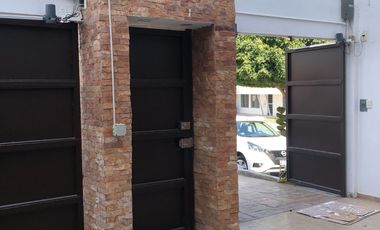 CASA EN RENTA ZONA UNIVERSITARIA