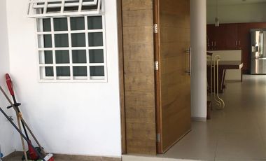 CASA EN RENTA ZONA UNIVERSITARIA