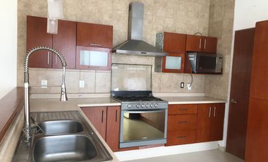 CASA EN RENTA ZONA UNIVERSITARIA