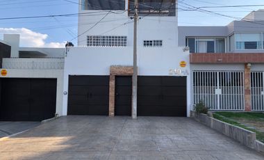 CASA EN RENTA ZONA UNIVERSITARIA