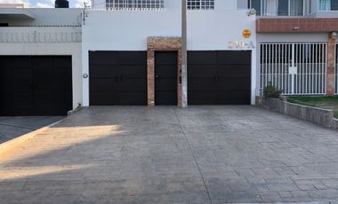 CASA EN RENTA ZONA UNIVERSITARIA