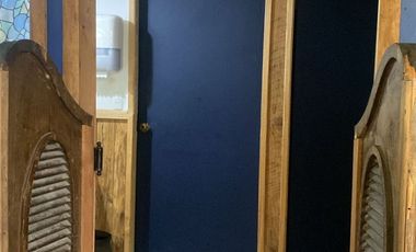 Derecho a llave de cafetería- fuente de soda en plaza de Chiguayante