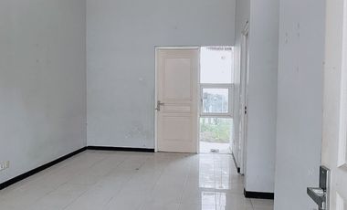 Rumah Strategis di Graha Tanjung Blitar – Harga Gila! 300 Juta Nego! Tanah 89 m², Ambil Sekarang Sebelum Hilang dari Pasaran!