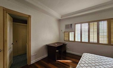 Spacious Family House Offering Relaxing and Cheerful Lifestyle