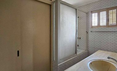 Spacious Family House Offering Relaxing and Cheerful Lifestyle