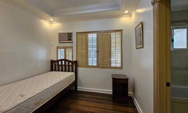 Spacious Family House Offering Relaxing and Cheerful Lifestyle