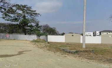 Vendo lindo terreno, en la Avda. Leon Febres Cordero