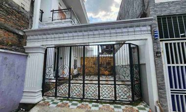 Rumah Baru 2 Lantai Dengan Kolam Renang Murah